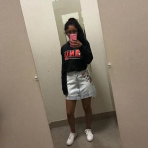 Meet your Posher, Isis